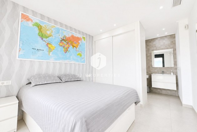 Resale - Villa -
Benijofar - Costa Blanca
