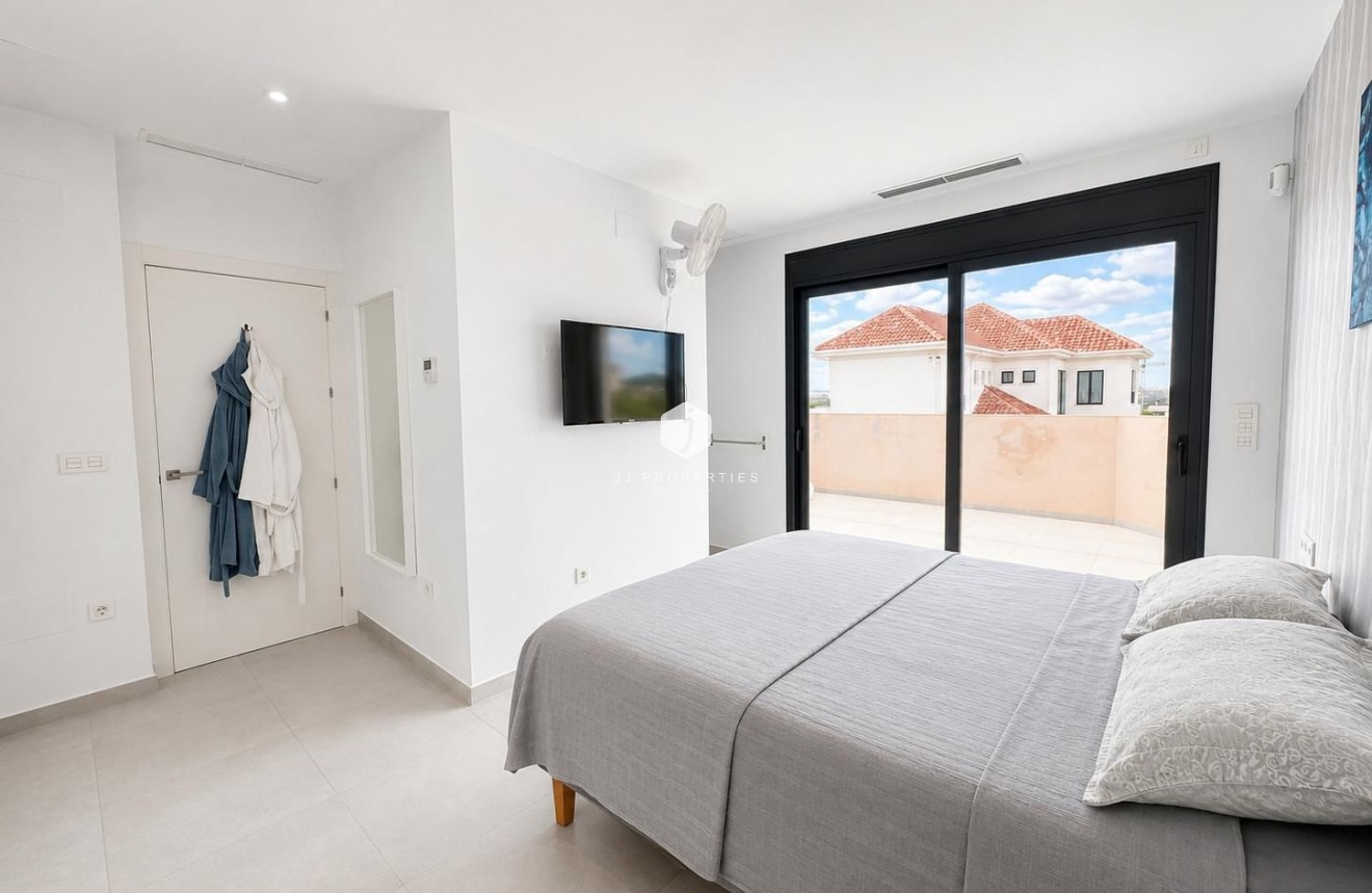 Resale - Villa -
Benijofar - Costa Blanca