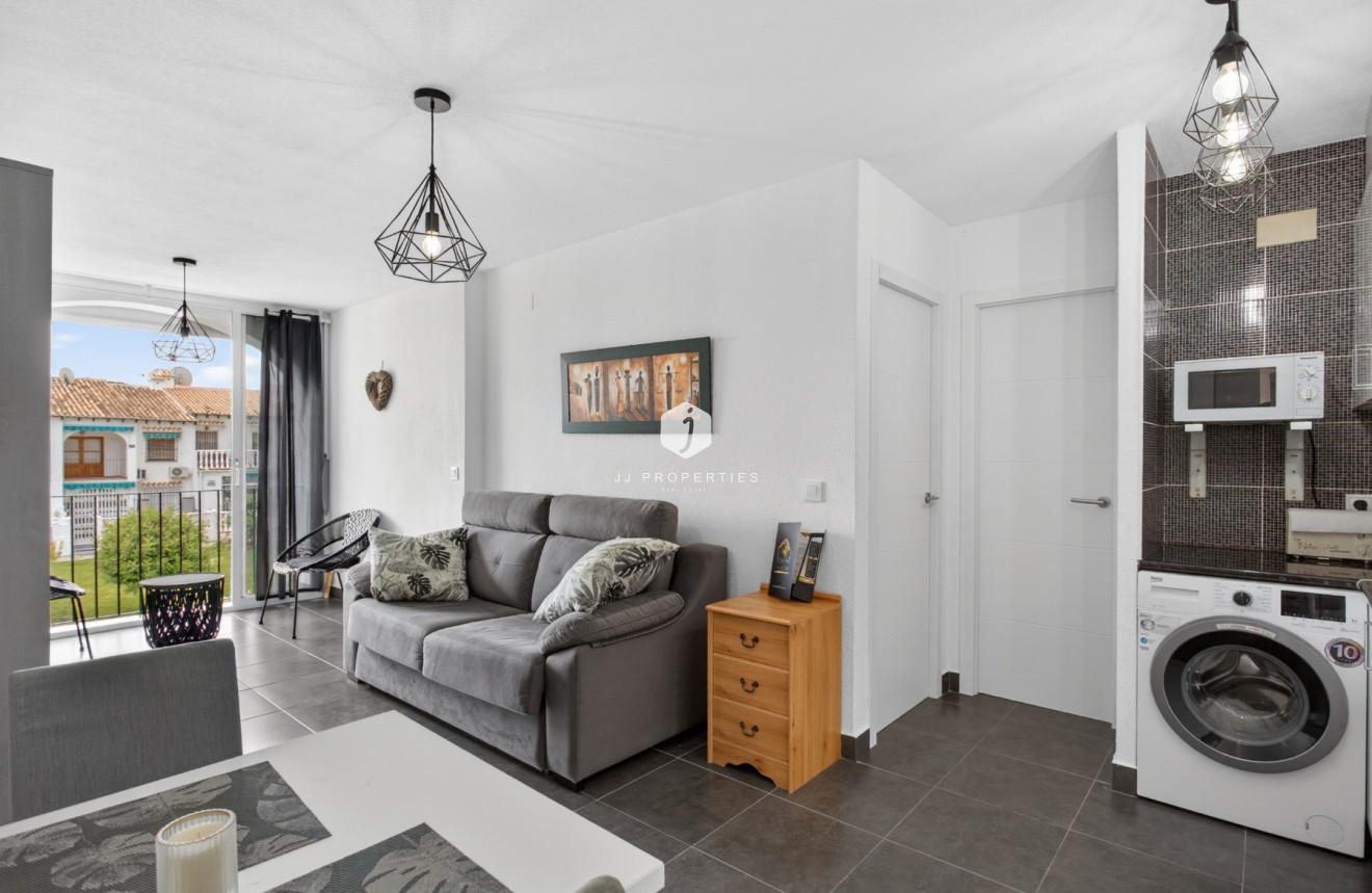 Resale - Bungalow -
Torrevieja - Costa Blanca
