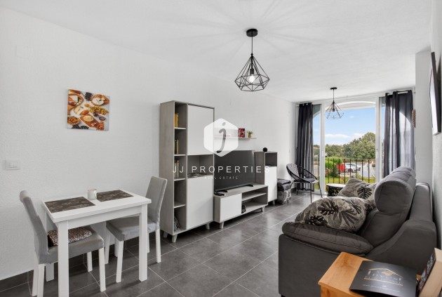 Resale - Bungalow -
Torrevieja - Costa Blanca