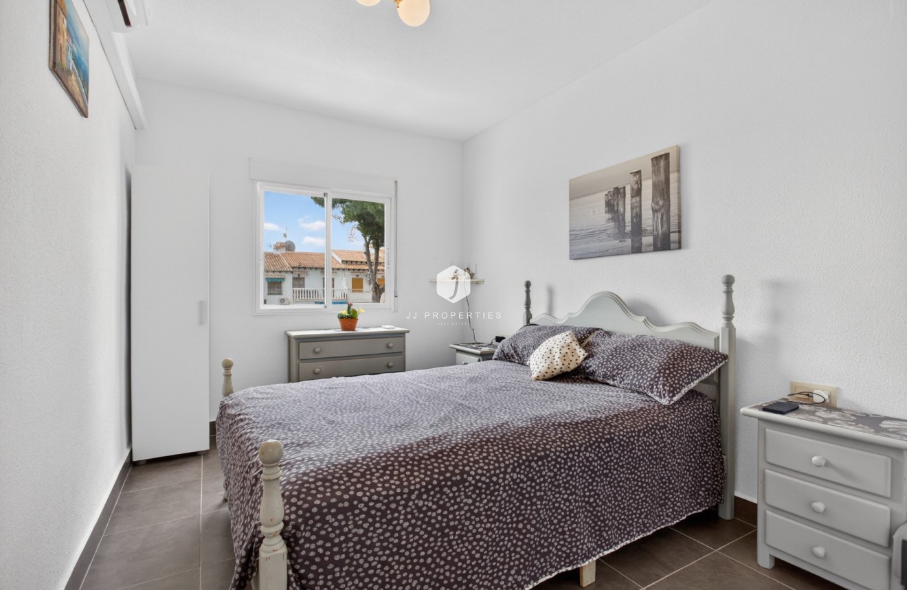Resale - Bungalow -
Torrevieja - Costa Blanca