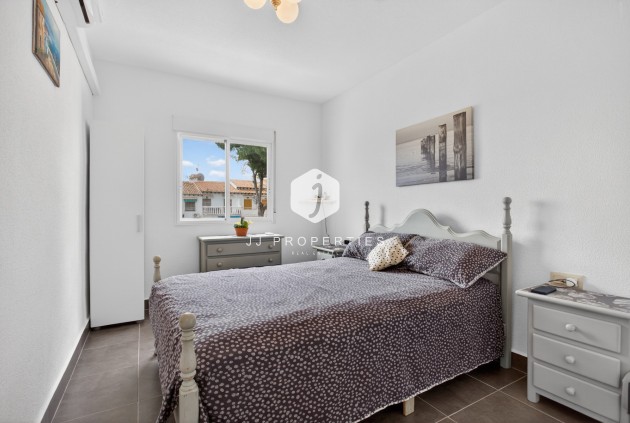 Resale - Bungalow -
Torrevieja - Costa Blanca