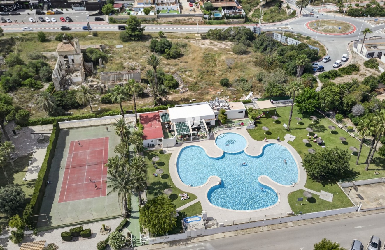 Resale - Bungalow -
Torrevieja - Costa Blanca