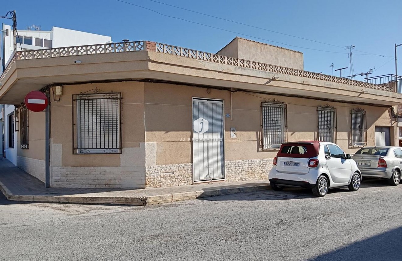 Resale - Chalet -
Los Montesinos - PUEBLO CENTRO