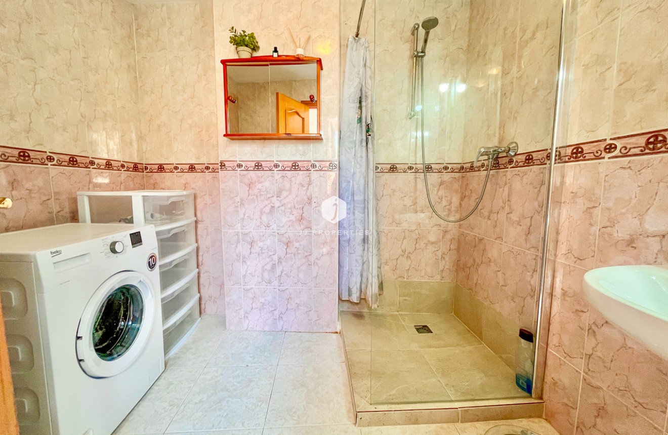 Resale - Apartment / flat -
San Miguel de Salinas - Inland