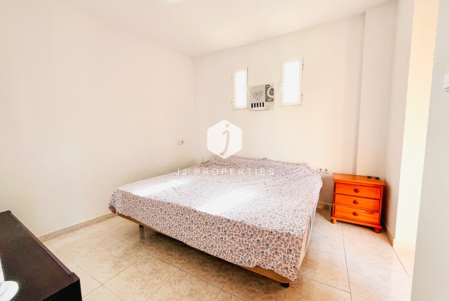 Resale - Apartment / flat -
San Miguel de Salinas - Inland