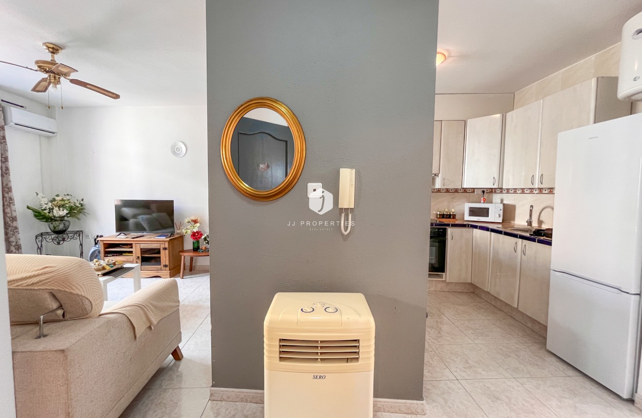 Resale - Apartment / flat -
San Miguel de Salinas - Inland