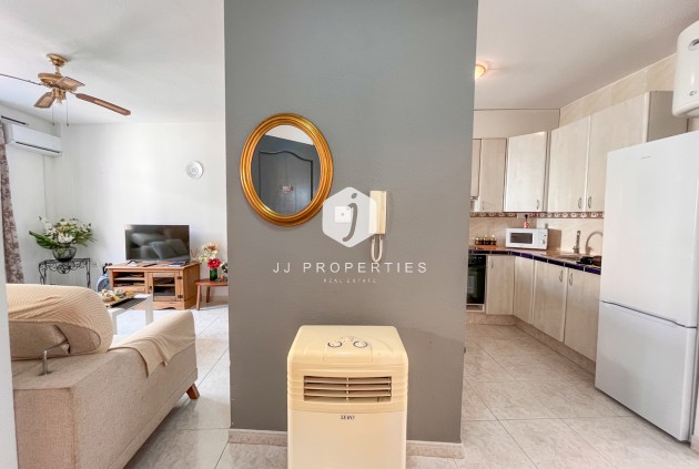 Resale - Apartment / flat -
San Miguel de Salinas - Inland