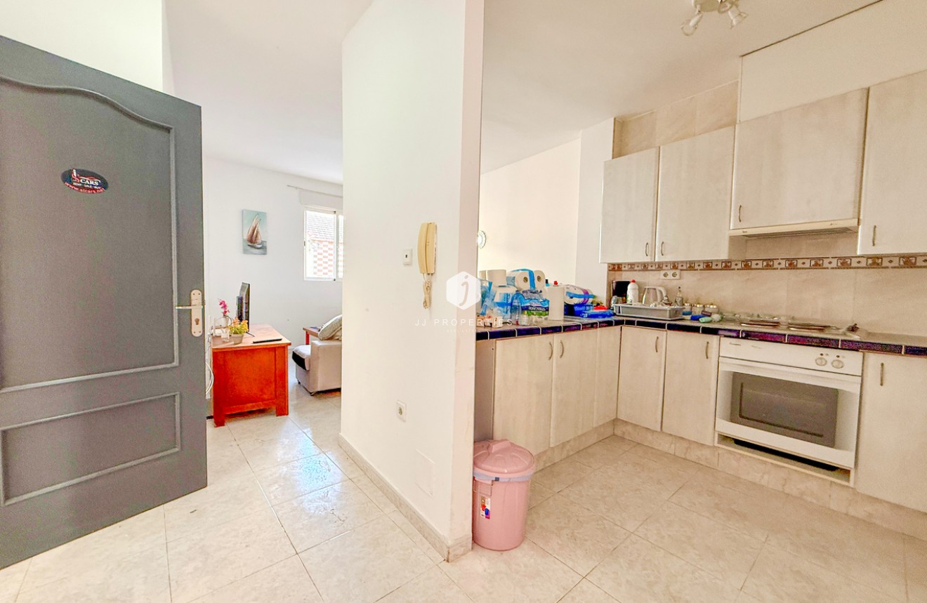 Resale - Apartment / flat -
San Miguel de Salinas - Inland