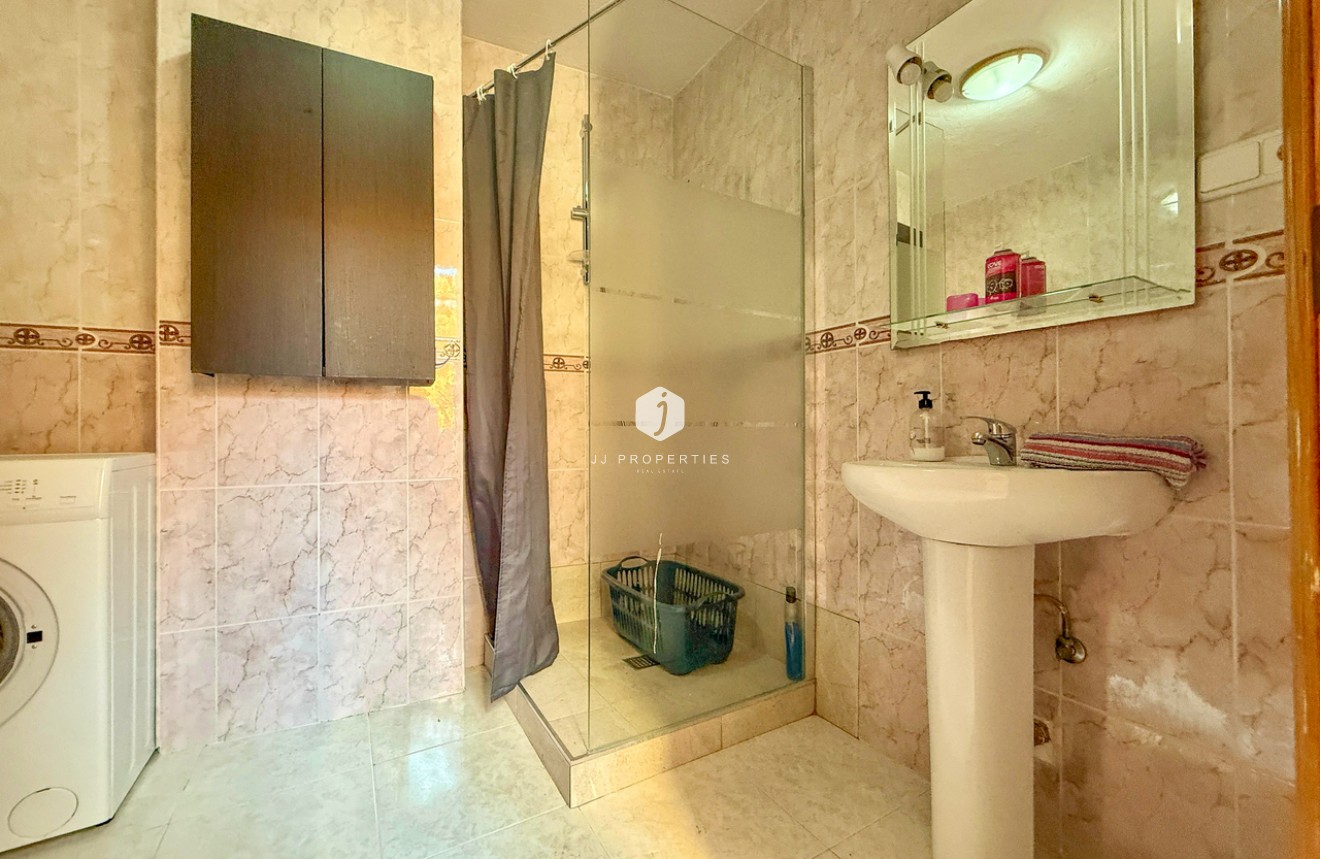 Resale - Apartment / flat -
San Miguel de Salinas - Inland