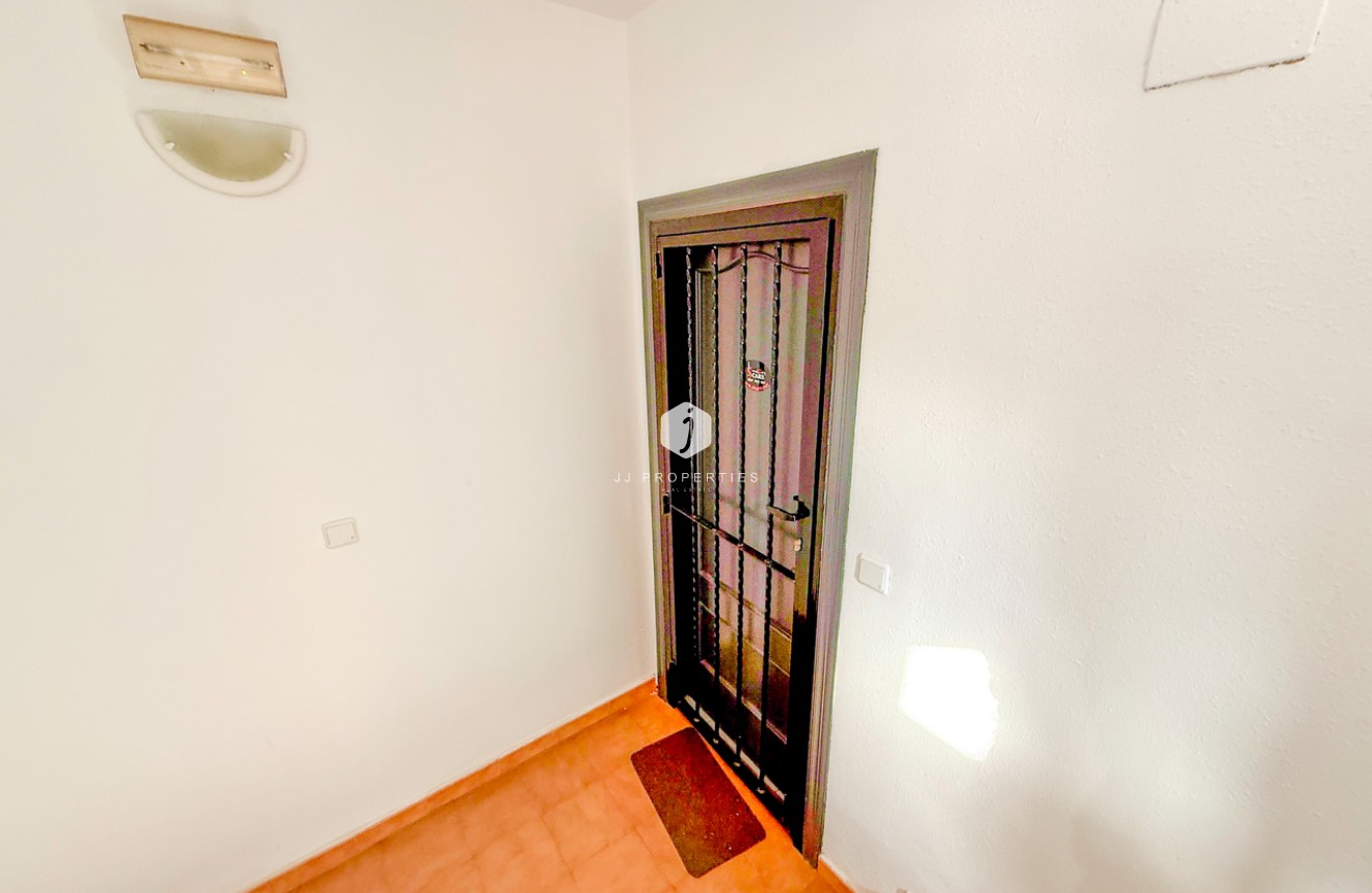 Resale - Apartment / flat -
San Miguel de Salinas - Inland