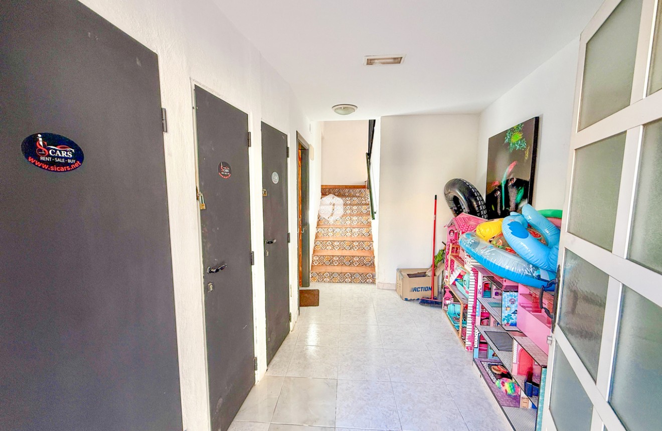 Resale - Apartment / flat -
San Miguel de Salinas - Inland