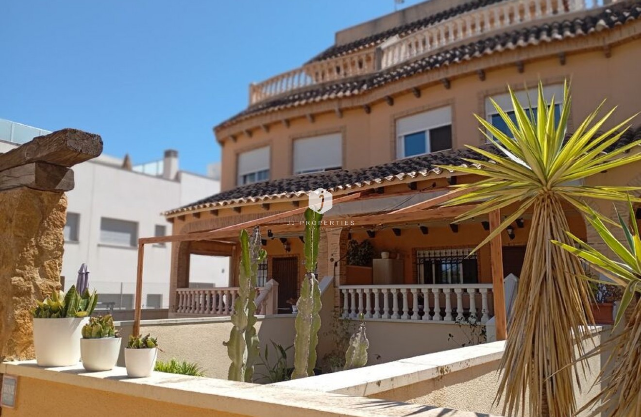 Resale - Chalet -
Guardamar del Segura - Costa Blanca