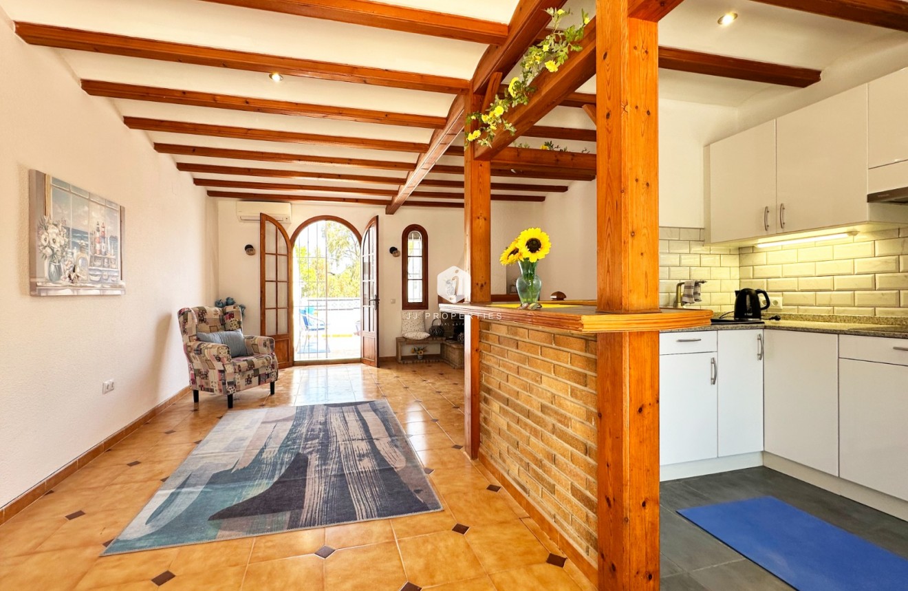 Resale - Chalet -
Orihuela Costa - Costa Blanca