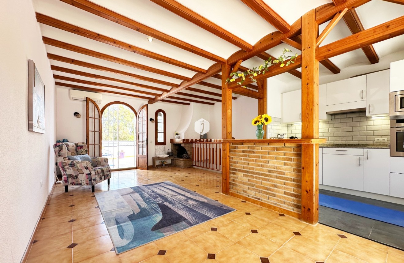 Resale - Chalet -
Orihuela Costa - Costa Blanca