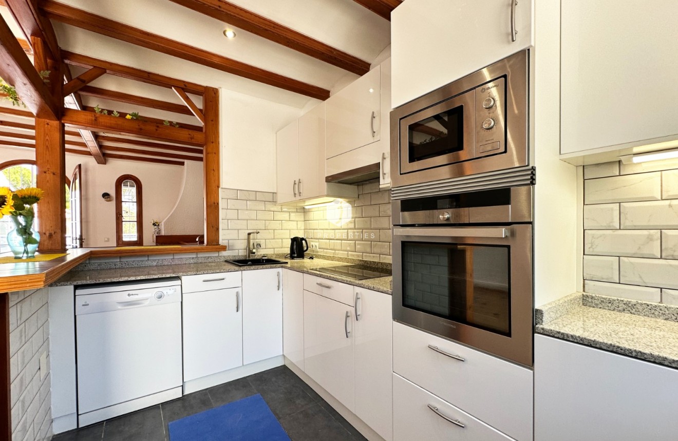Resale - Chalet -
Orihuela Costa - Costa Blanca