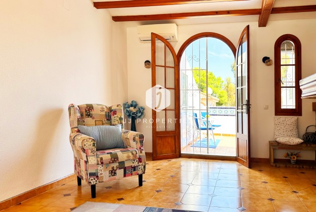 Resale - Chalet -
Orihuela Costa - Costa Blanca