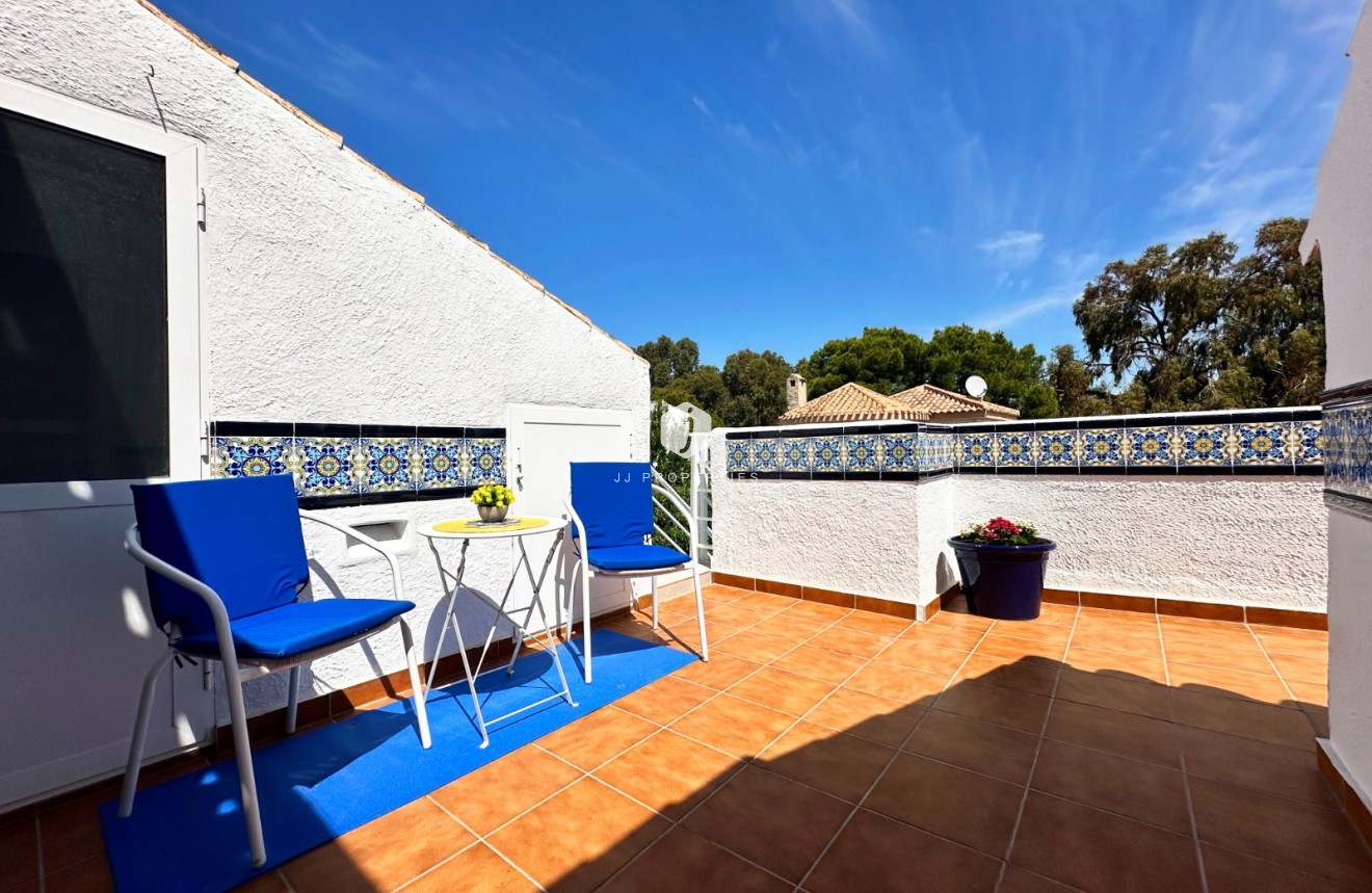 Resale - Chalet -
Orihuela Costa - Costa Blanca