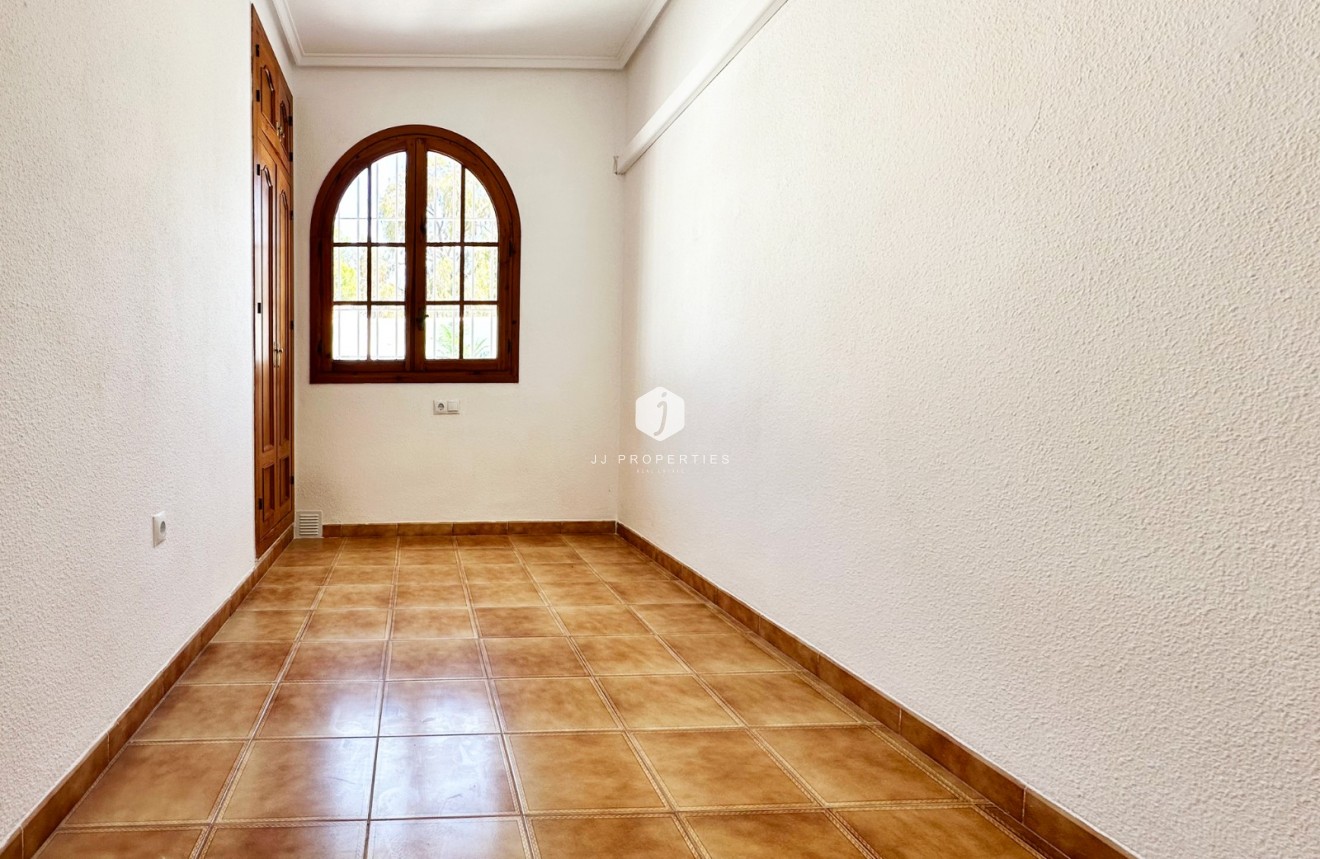 Resale - Chalet -
Orihuela Costa - Costa Blanca