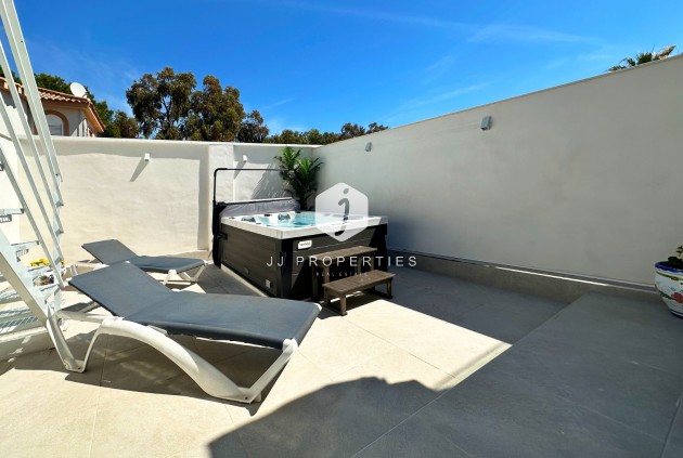 Resale - Chalet -
Orihuela Costa - Costa Blanca