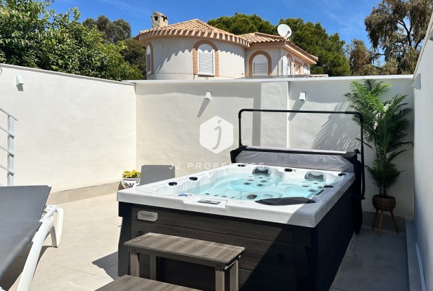 Resale - Chalet -
Orihuela Costa - Costa Blanca