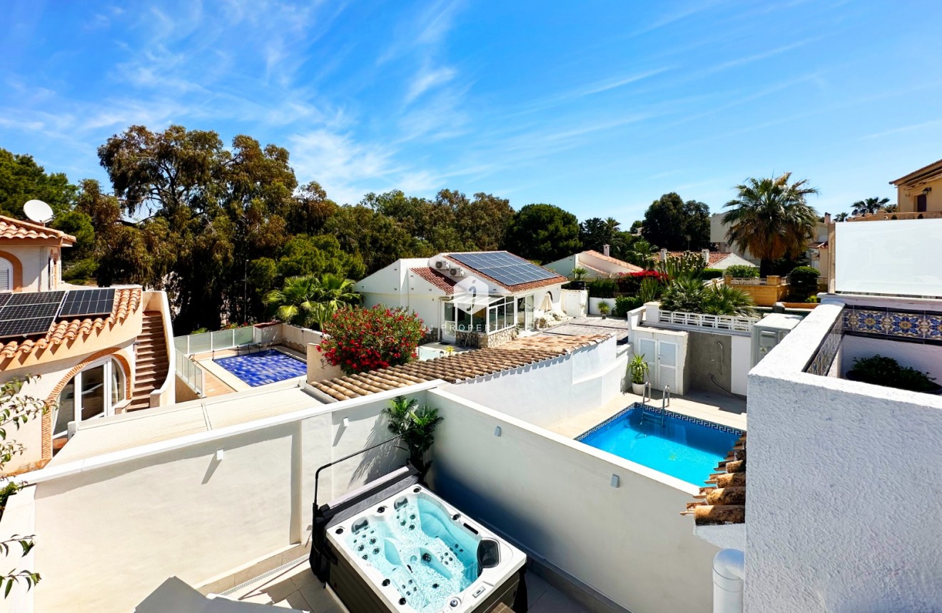 Resale - Chalet -
Orihuela Costa - Costa Blanca