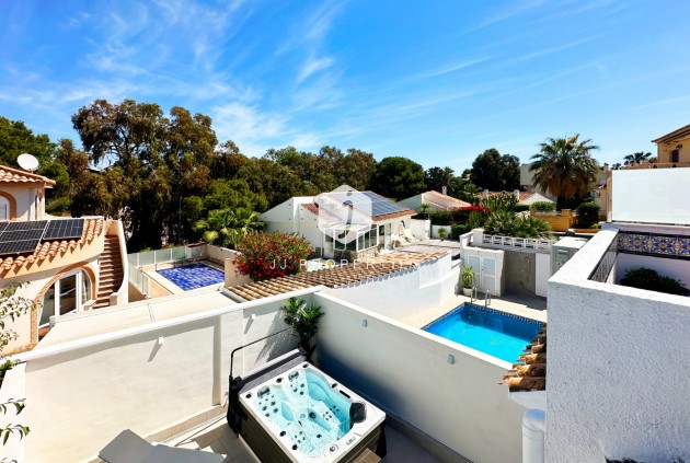 Resale - Chalet -
Orihuela Costa - Costa Blanca