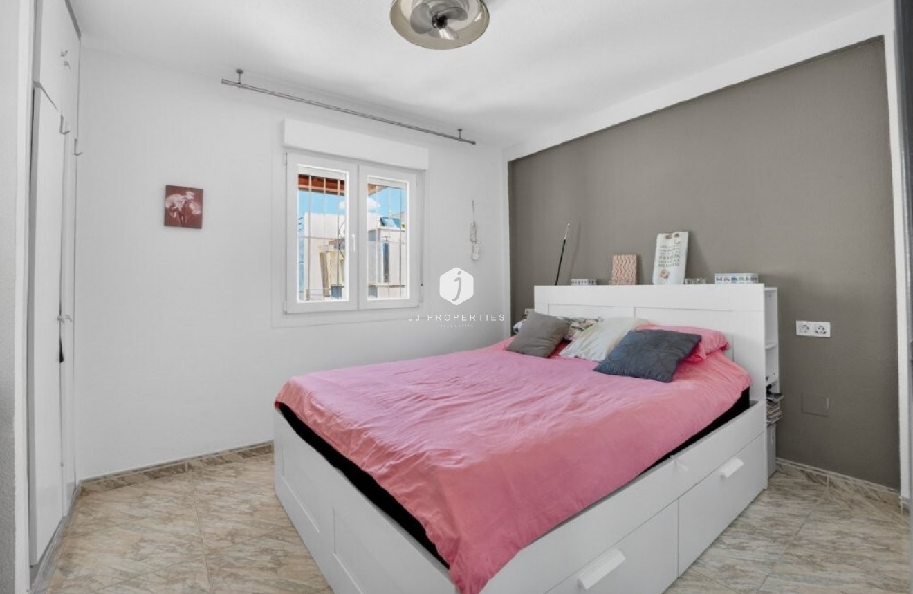 D'occasion - Attique -
Torrevieja - Doña ines
