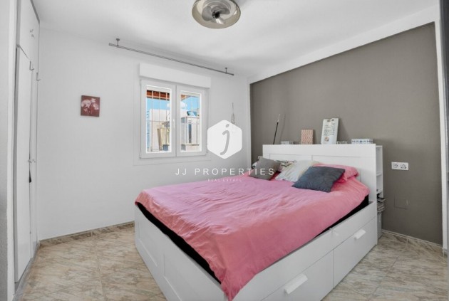 D'occasion - Attique -
Torrevieja - Doña ines