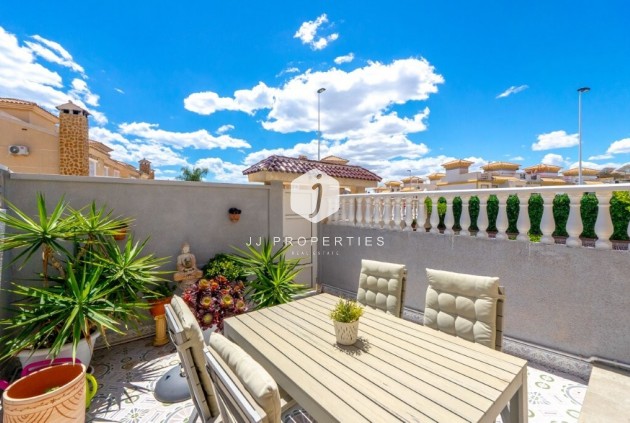 Resale - Chalet -
Torrevieja - aguas nuevas