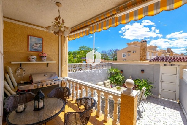 Resale - Chalet -
Torrevieja - aguas nuevas