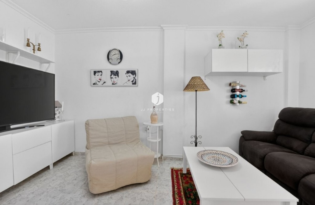 Resale - Chalet -
Torrevieja - aguas nuevas