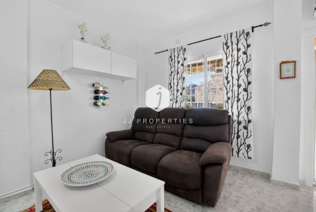 Resale - Chalet -
Torrevieja - aguas nuevas
