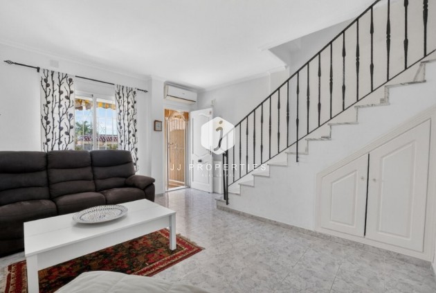Resale - Chalet -
Torrevieja - aguas nuevas