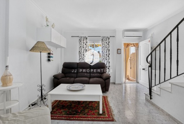 Resale - Chalet -
Torrevieja - aguas nuevas