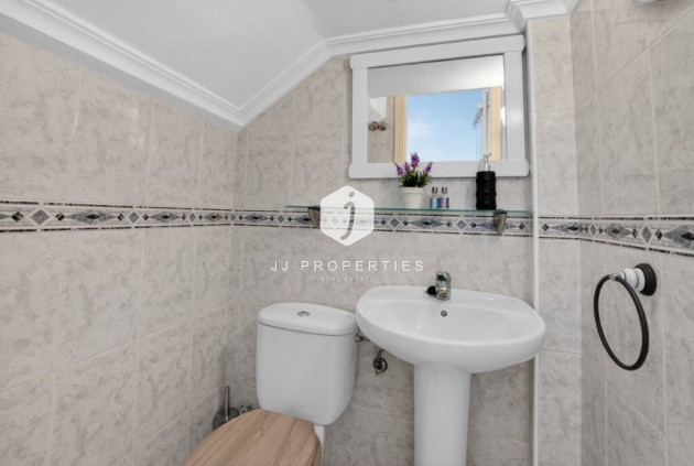 Resale - Chalet -
Torrevieja - aguas nuevas