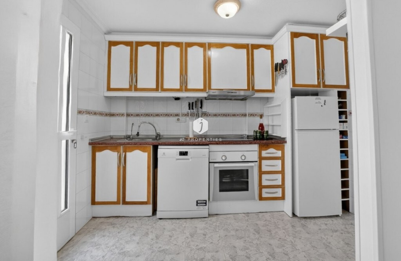 Resale - Chalet -
Torrevieja - aguas nuevas