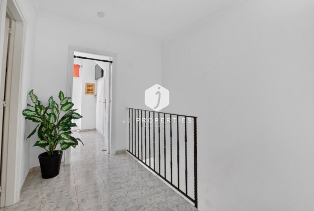 Resale - Chalet -
Torrevieja - aguas nuevas