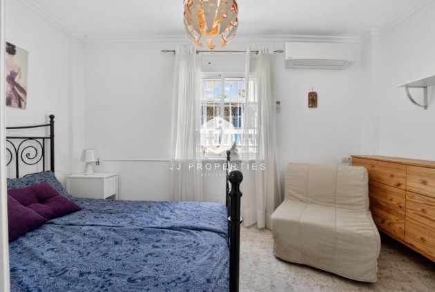 Resale - Chalet -
Torrevieja - aguas nuevas