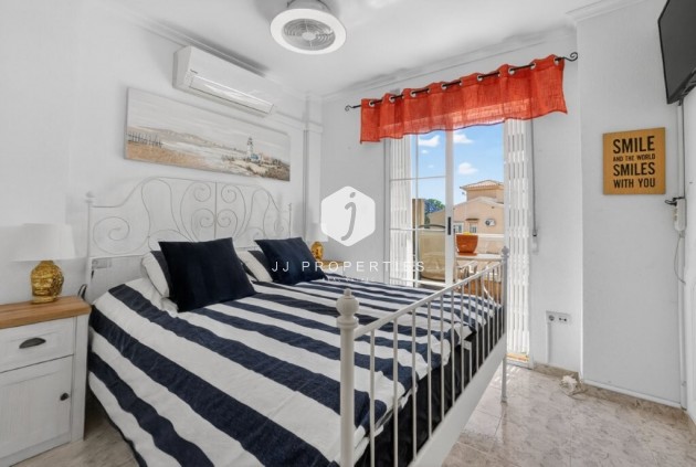 Resale - Chalet -
Torrevieja - aguas nuevas