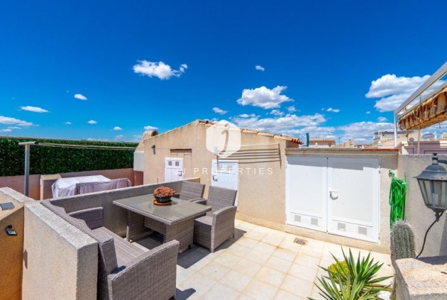 Resale - Chalet -
Torrevieja - aguas nuevas