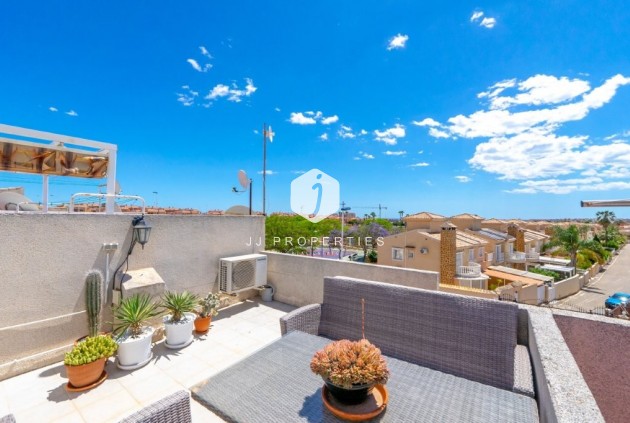 Resale - Chalet -
Torrevieja - aguas nuevas