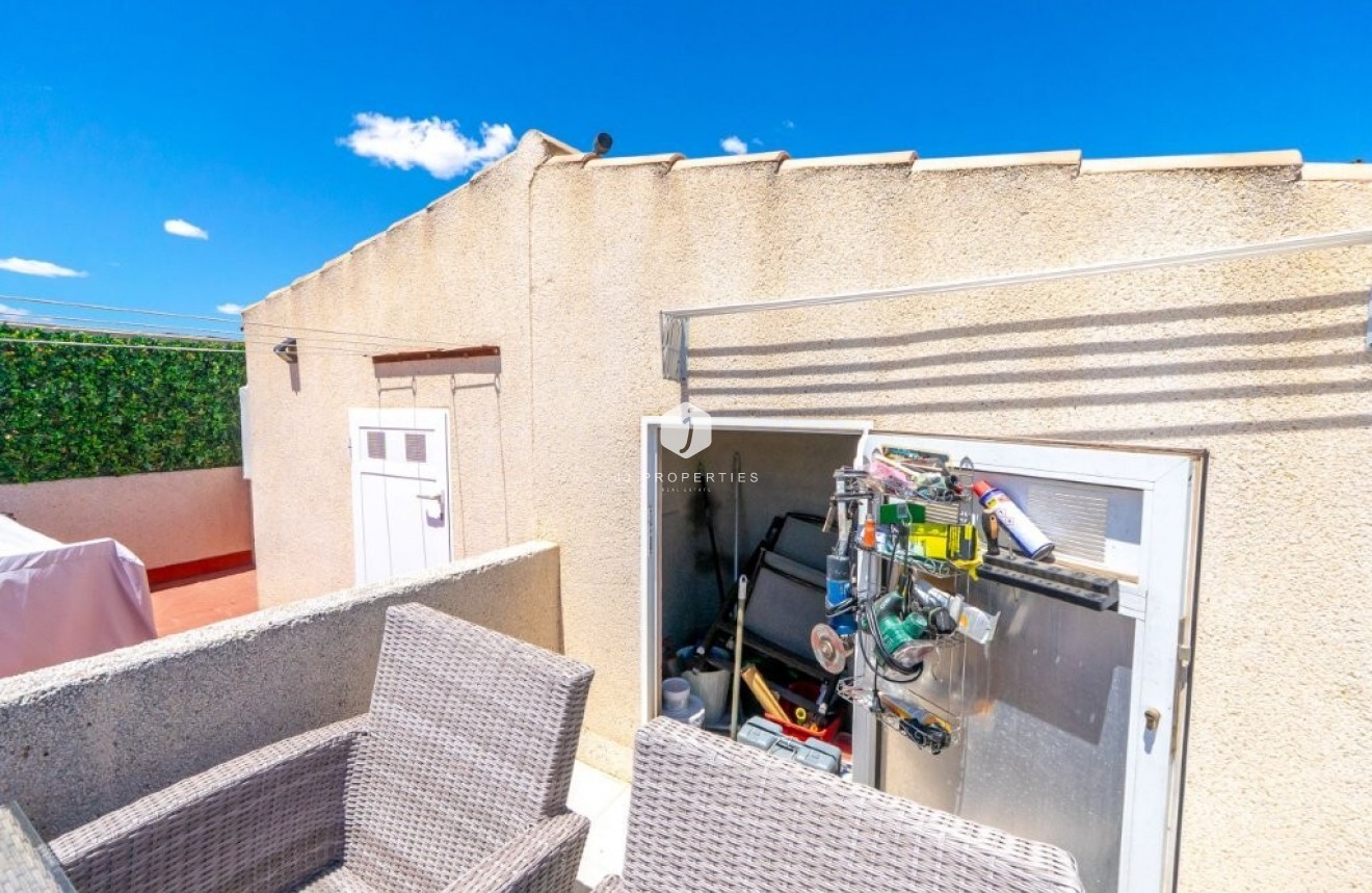 Resale - Chalet -
Torrevieja - aguas nuevas