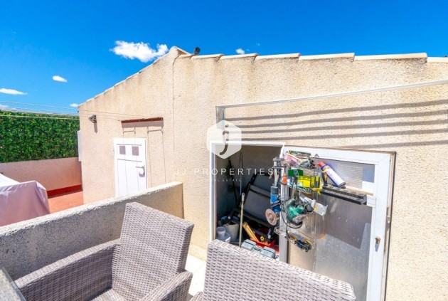 Resale - Chalet -
Torrevieja - aguas nuevas