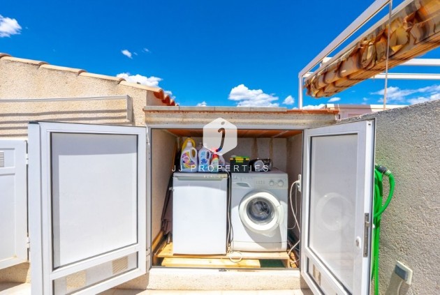 Resale - Chalet -
Torrevieja - aguas nuevas