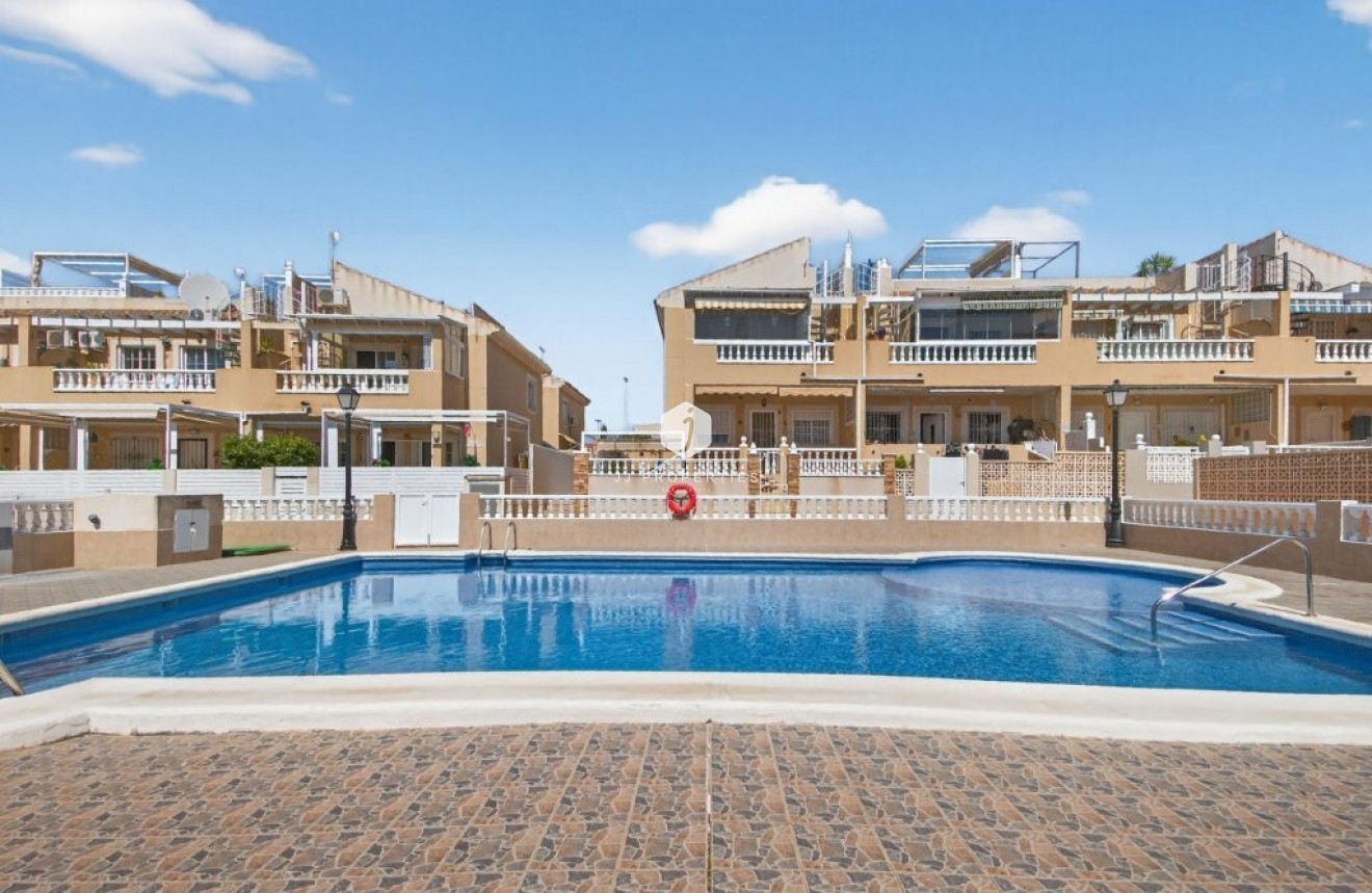 Resale - Chalet -
Torrevieja - aguas nuevas