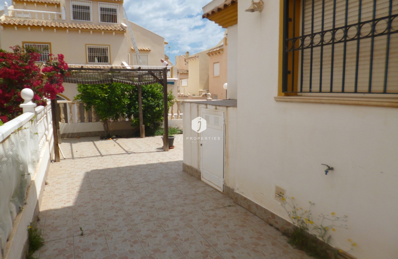 Resale - Chalet -
Playa Flamenca - Costa Blanca