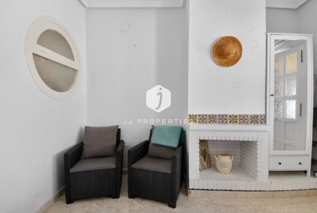 Resale - Chalet -
Torrevieja - Los altos