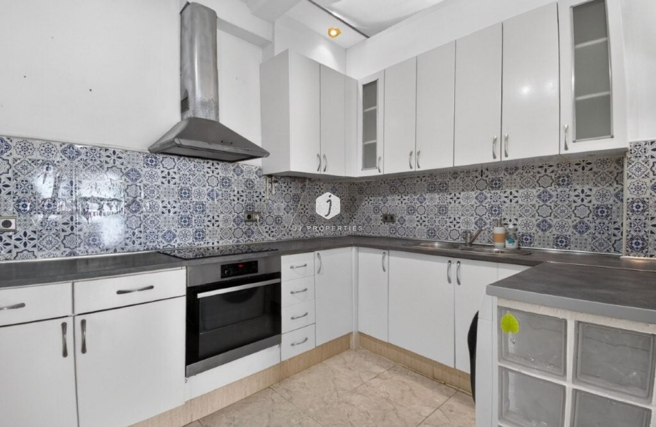 Resale - Chalet -
Torrevieja - Los altos