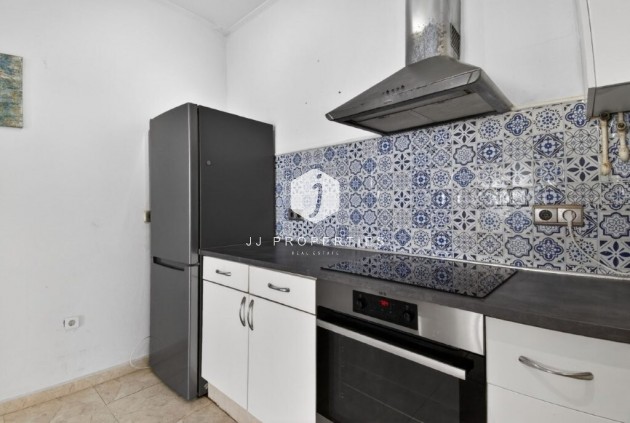 Resale - Chalet -
Torrevieja - Los altos